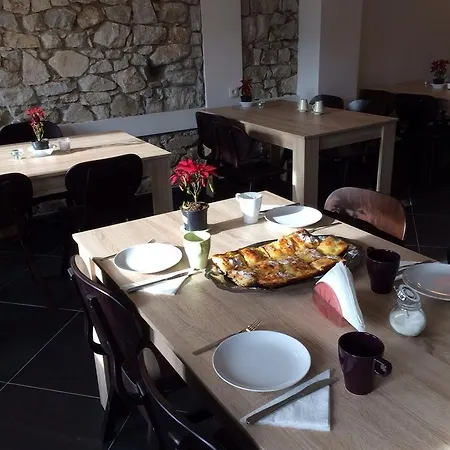 Hinovi Hotel
